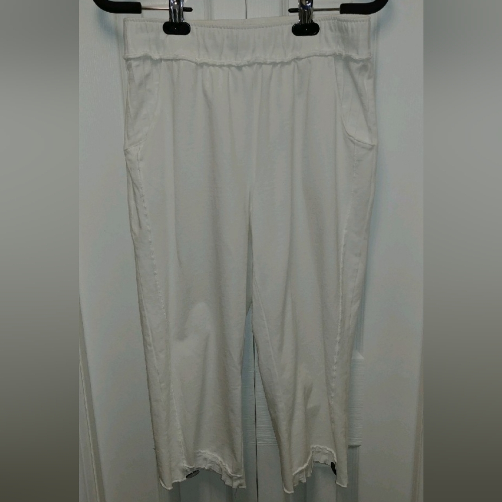 Neon Buddha white pull-on capris